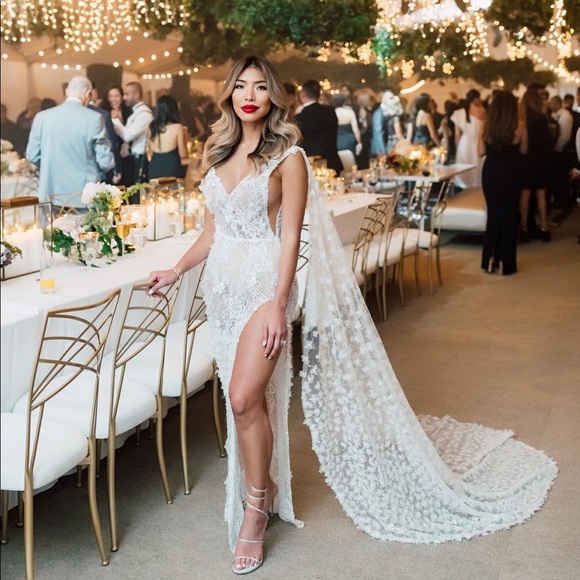 Lee Grebenau Custom One of a Kind Ivory Beaded Gown - Picture 3 of 7